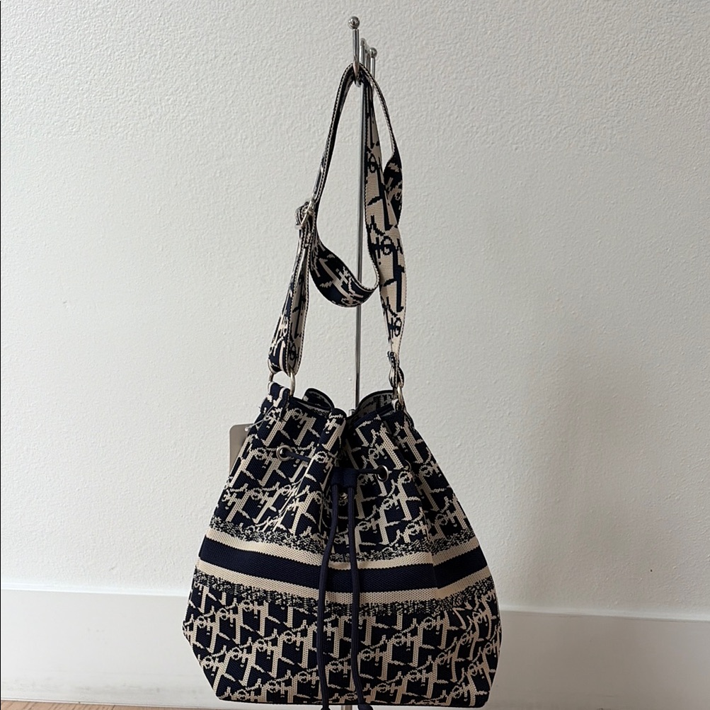 Stylish Navy And Cream Bucket Bag